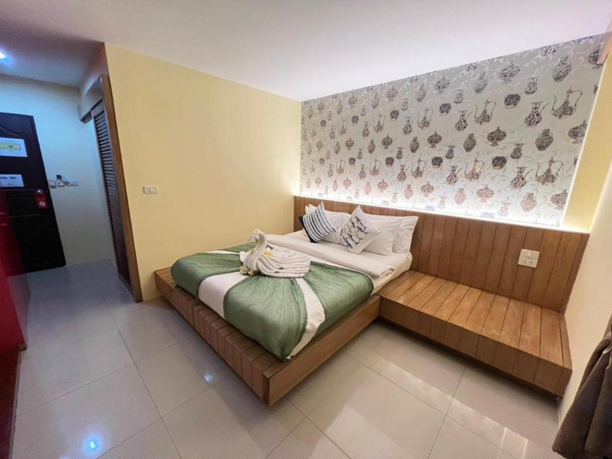 Chilli Salza Patong Hotel Exterior photo